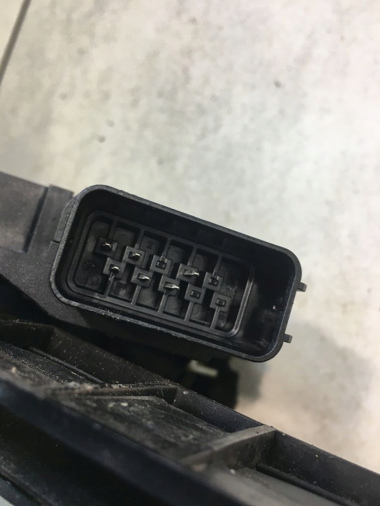 lock door right rear part FOCUS MK2 4M5AA26412BC 6 PIN