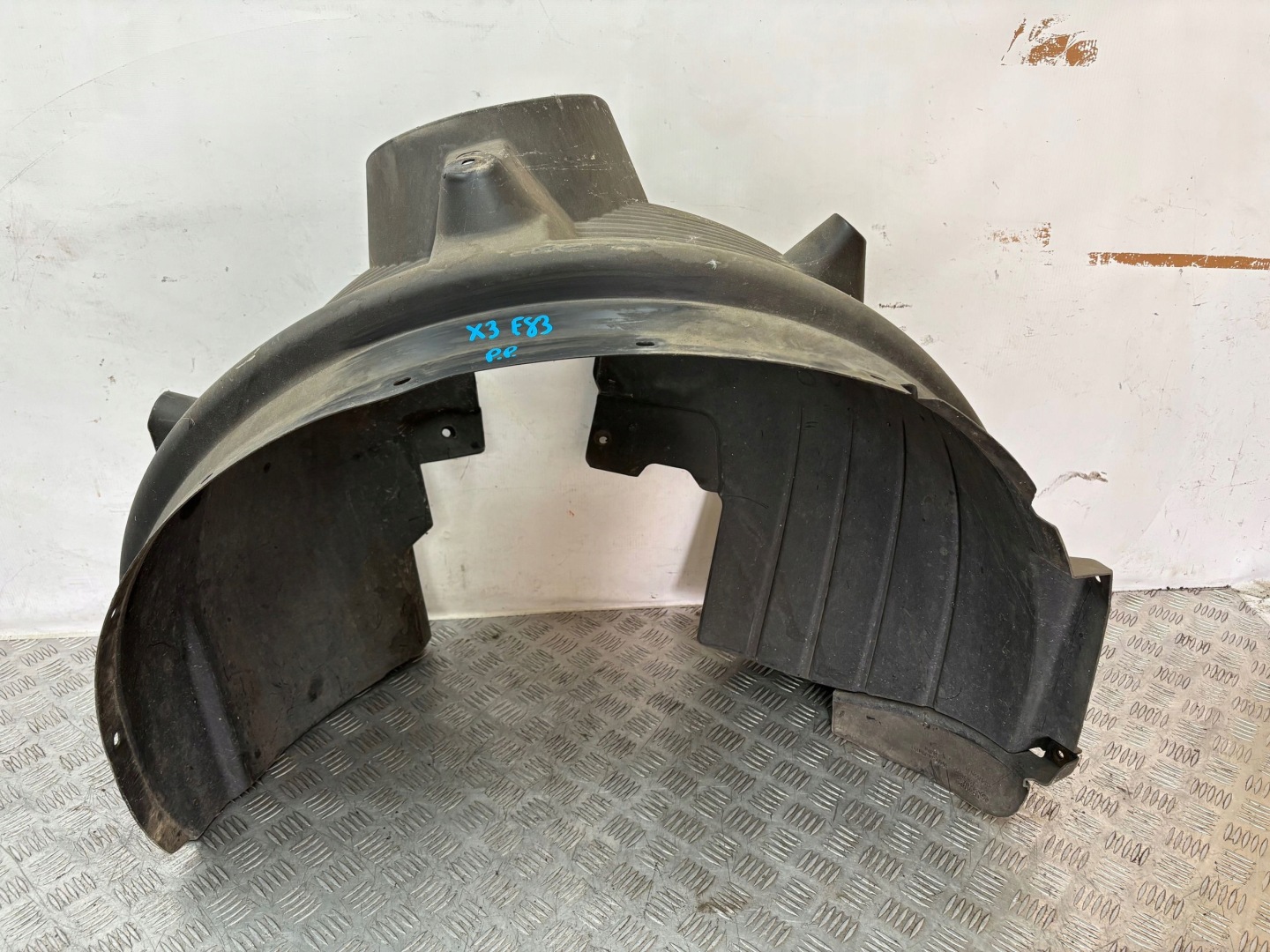 mudguard front front right BMW X3 E83