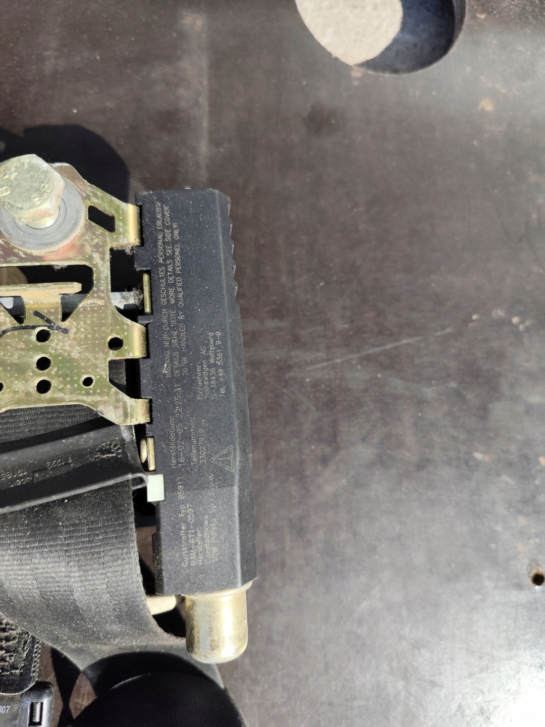 VW T5 LIFT tension belt safety driver´s left front 7E0857805C