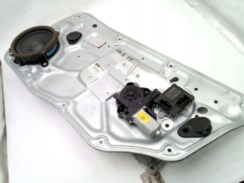 Volvo V70 III 3 window regulator right front front EU