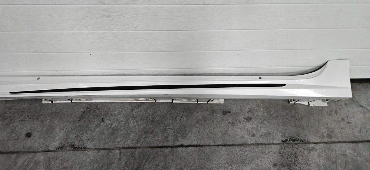 moulding threshold threshold left TOYOTA COROLLA GR KOMBI original 75852-YY030