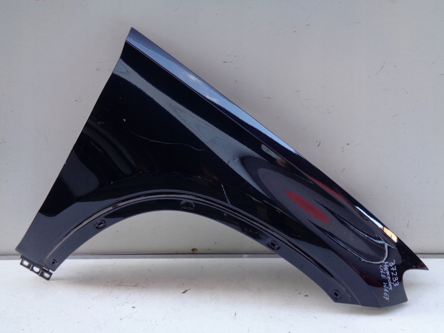 fender right front MERCEDES GLE W167 NR 37233