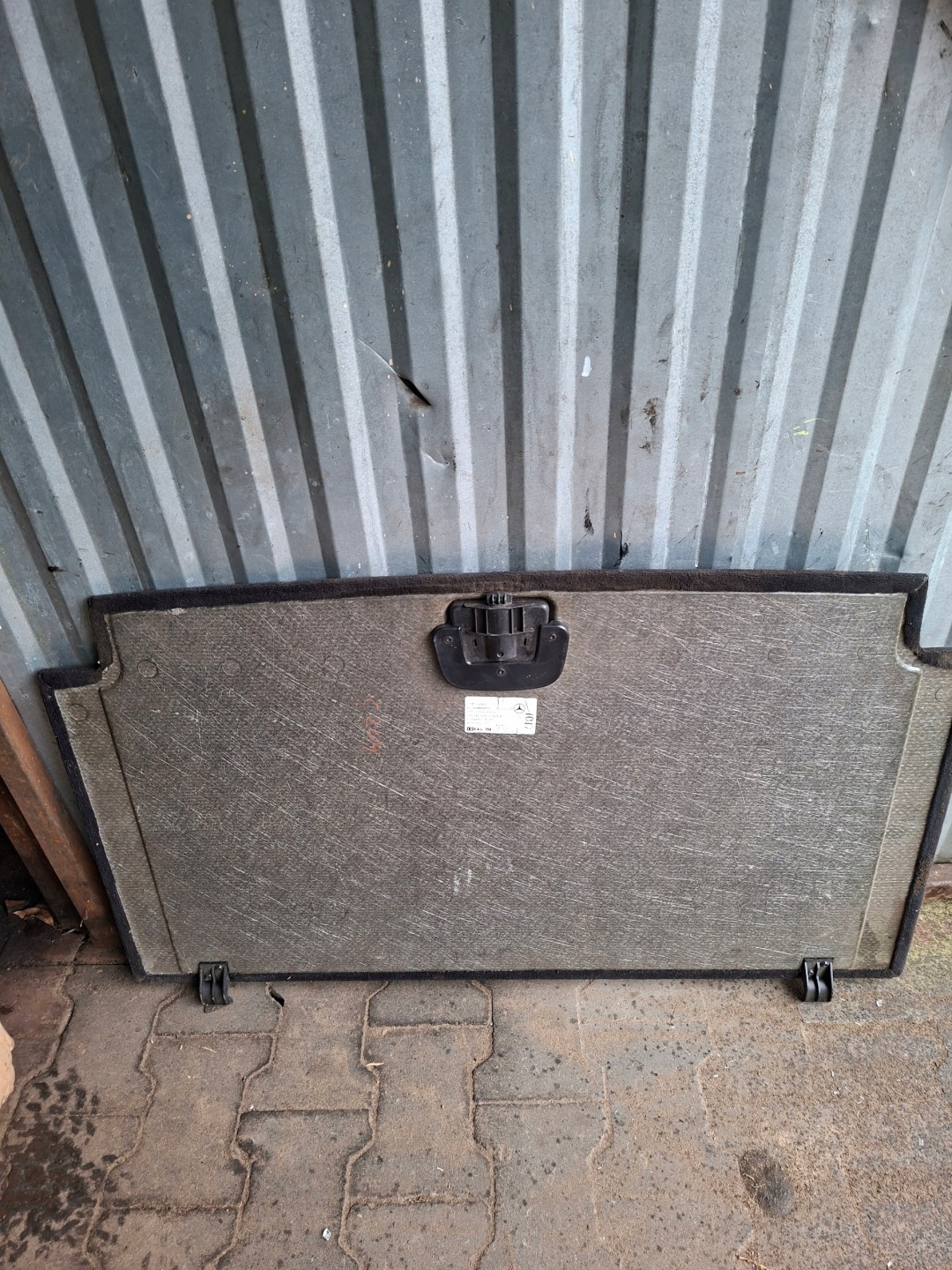 mats boot MERCEDES W204 KOMBI A2046800002