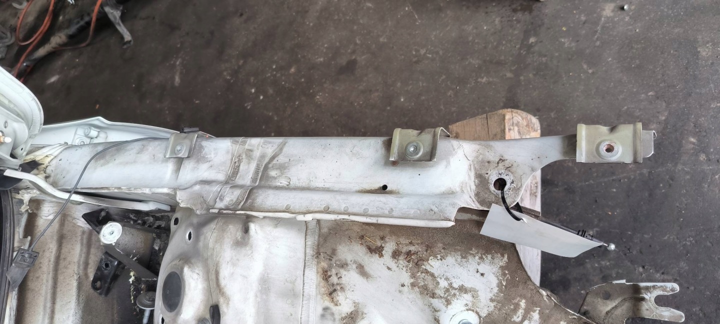 quarter left front VOLKSWAGEN PASSAT B8 R-LINE