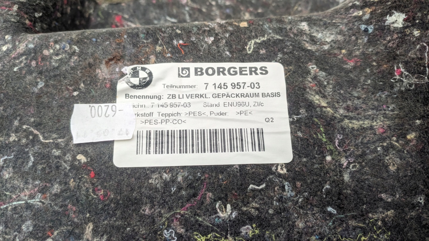 BMW E87 2.0D 11R boot upholstery left rear part 7145957