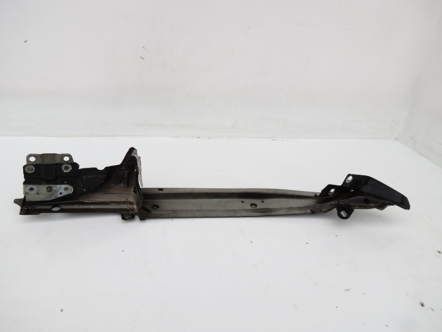 console holder bracket of a fender right front front PORSCHE CAYENNE 7L