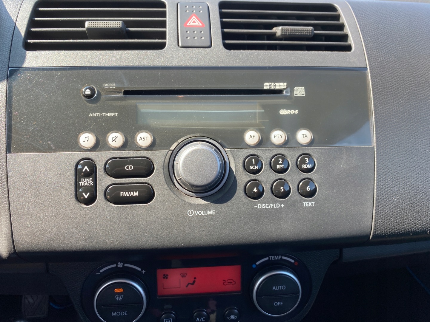 Suzuki Swift 3 III 05-15 RADIO original CD fehlt code