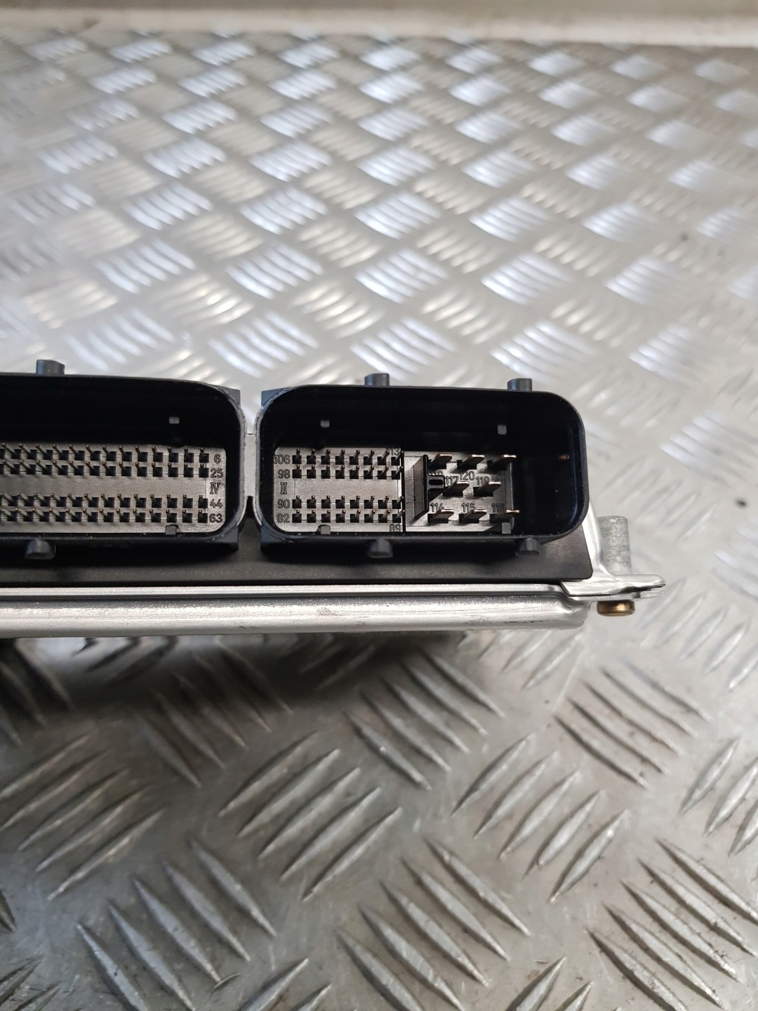 control unit of the engine 3B0907552BJ AUDI A6 C5 2.4 02R