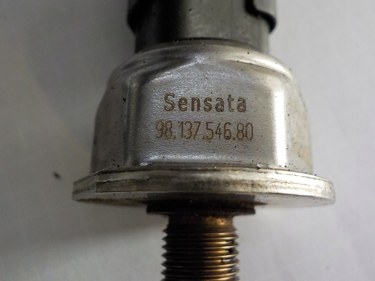 CITROEN DS3 1.6 THP ORG Capteur Pression Carburant 9813754680
