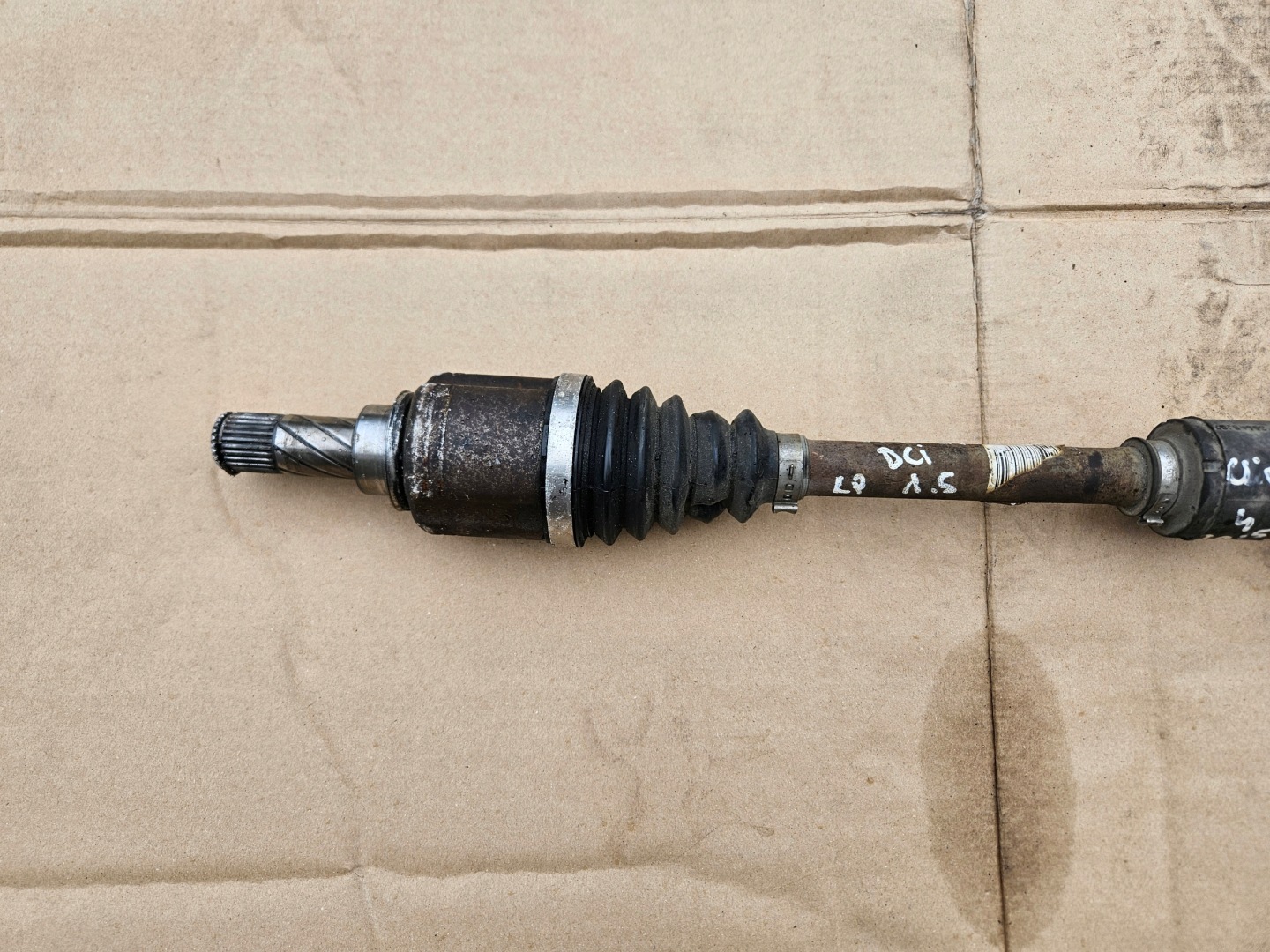 semi-axis left RENAULT CLIO 4 IV 1.5 DCI 2013- 391010115R