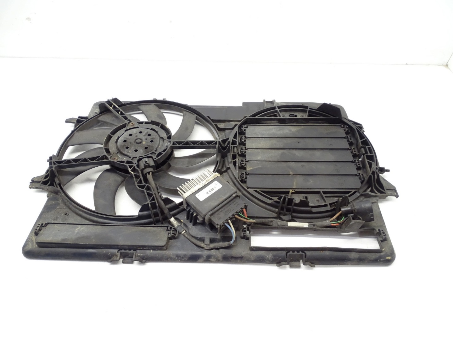 obal ventilátor chladiče AUDI A5 8T 8K0121003L
