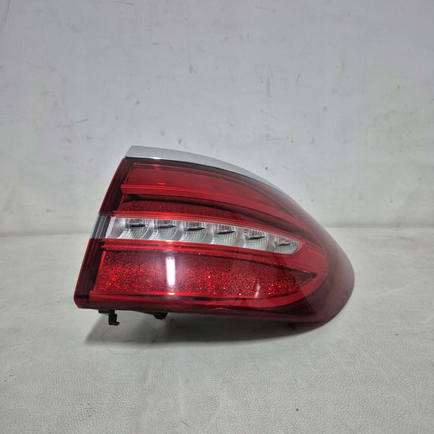 MERCEDES E-KLASA W213 KOMBI 16-20 light rear part rear right