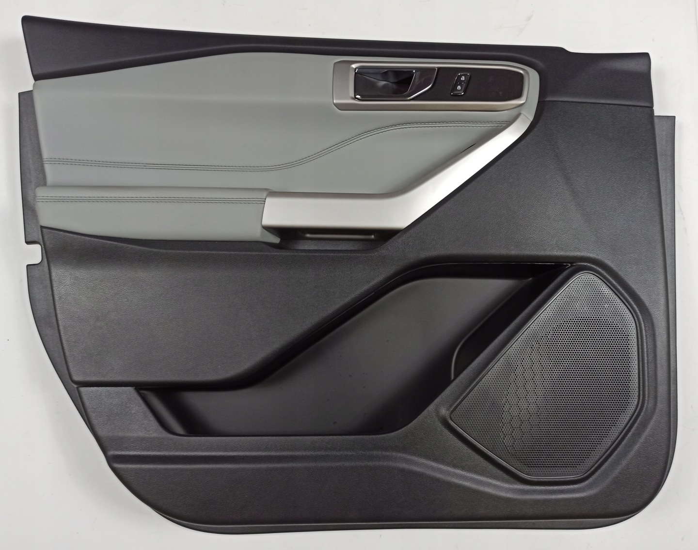 side upholstery door L front Ford Explorer 2020