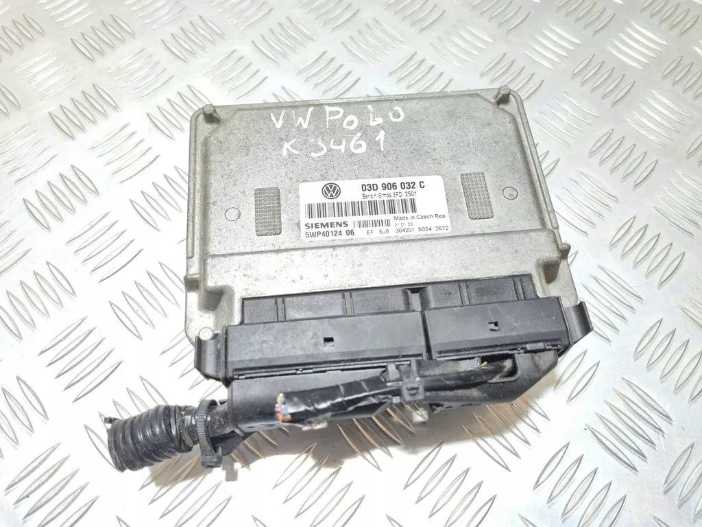 control unit of the engine Volkswagen Polo 4 2003 03D906032C