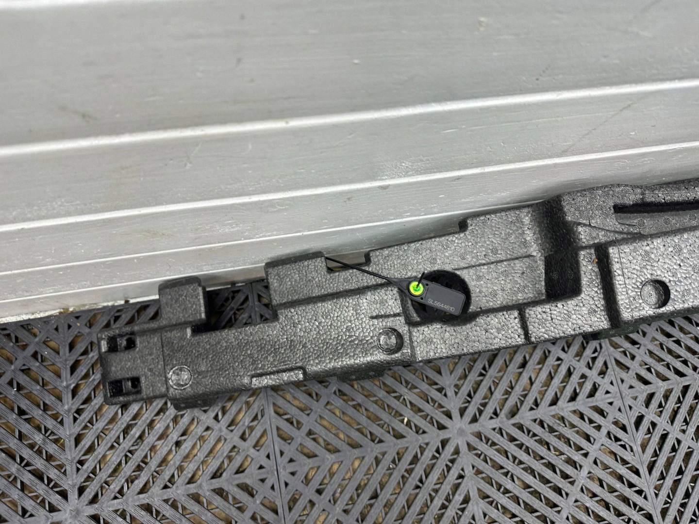 Absorber nárazníku předního předek BMW 2 F45 7302495