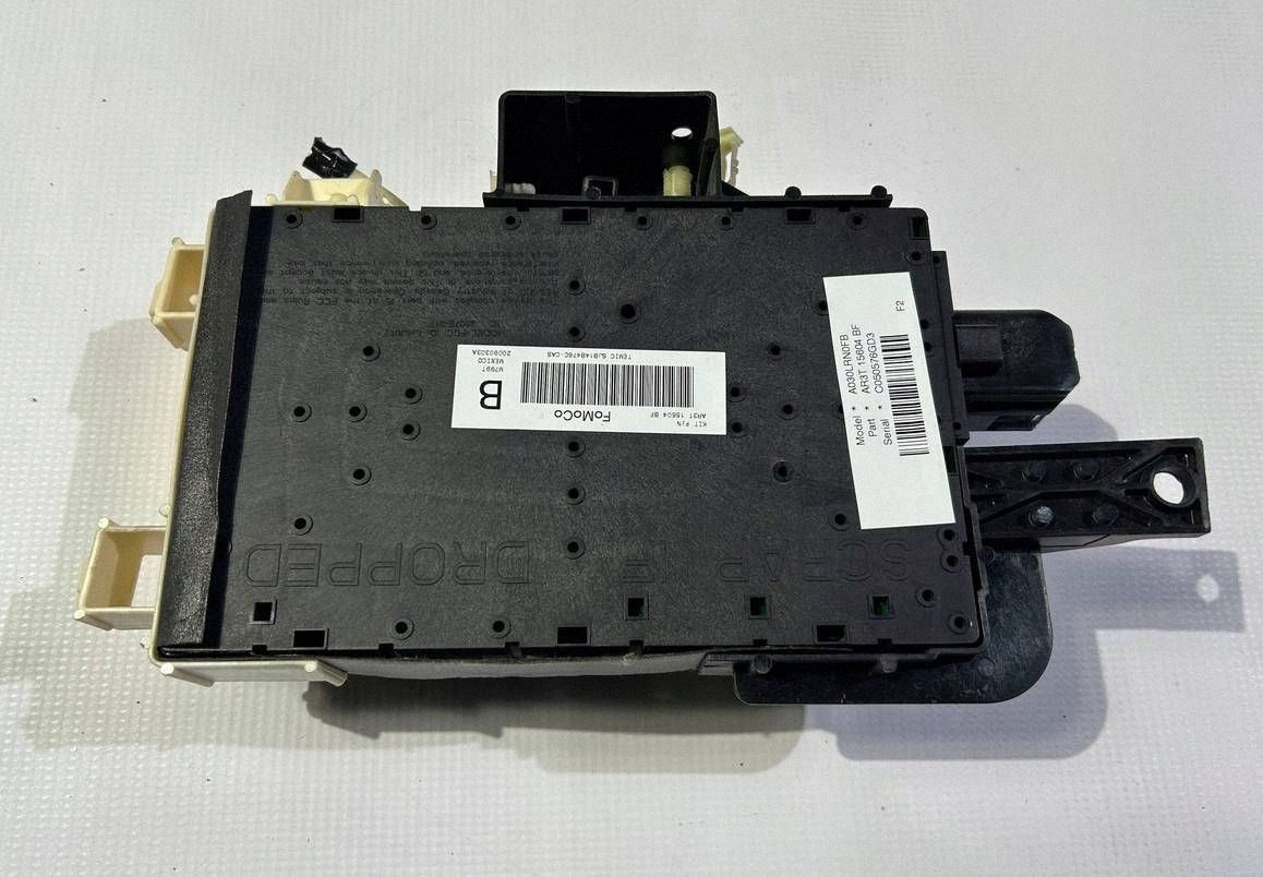 Unité commande confort BCM Module fusibles Ford Mustang 4.6 2010