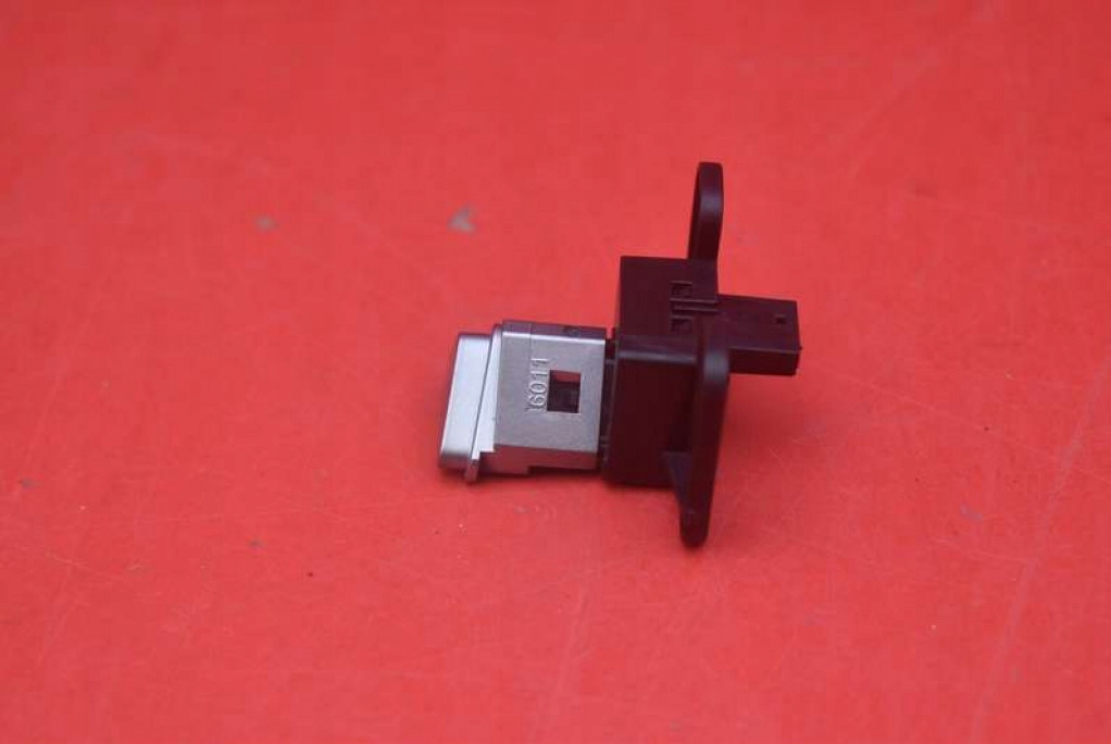 switch button of the opening passenger compartments 6008906-00-C TESLA MODEL S 12-20