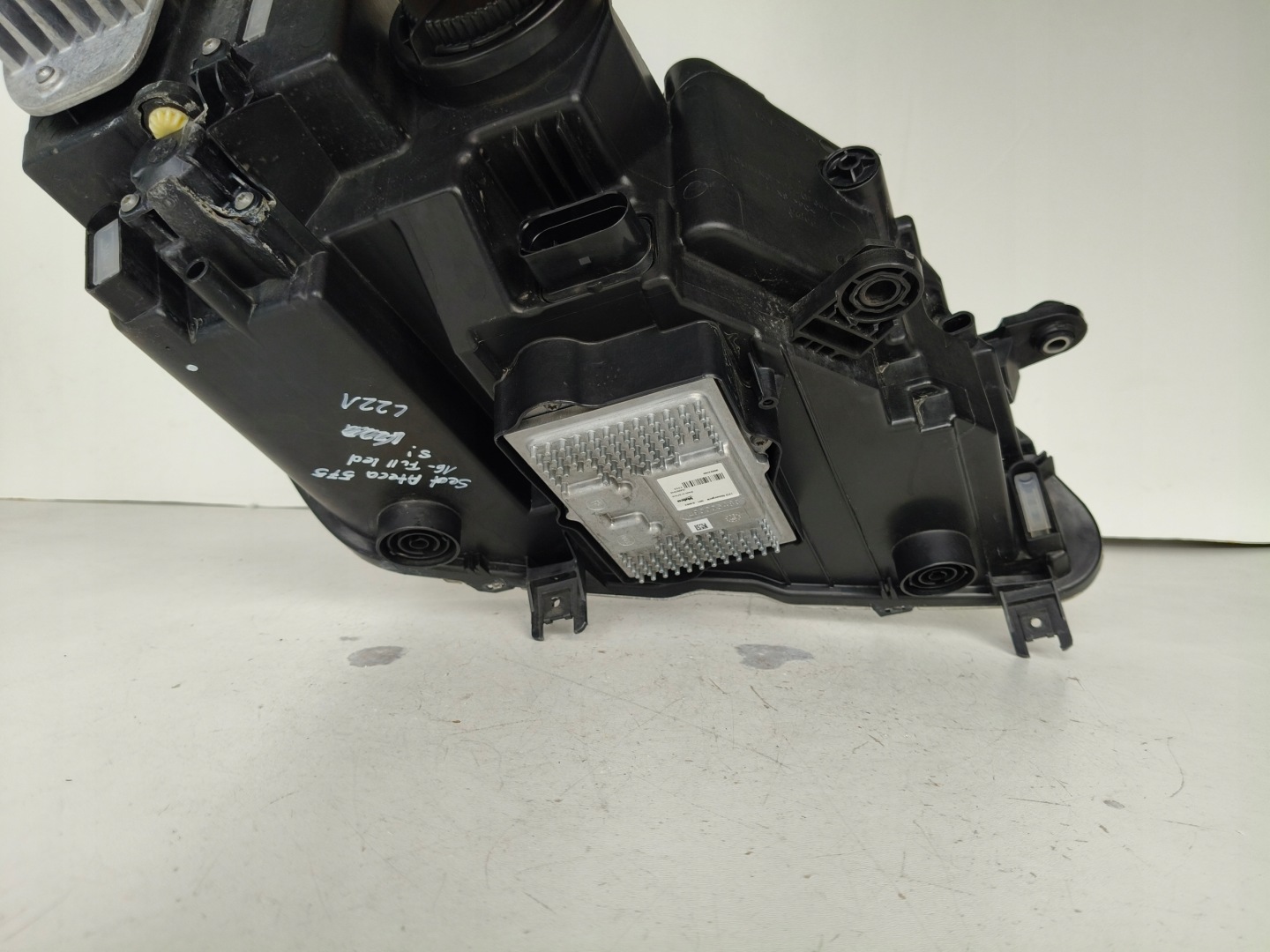 light left REFLEKTOR SEAT ATECA 575 16- FULL LED
