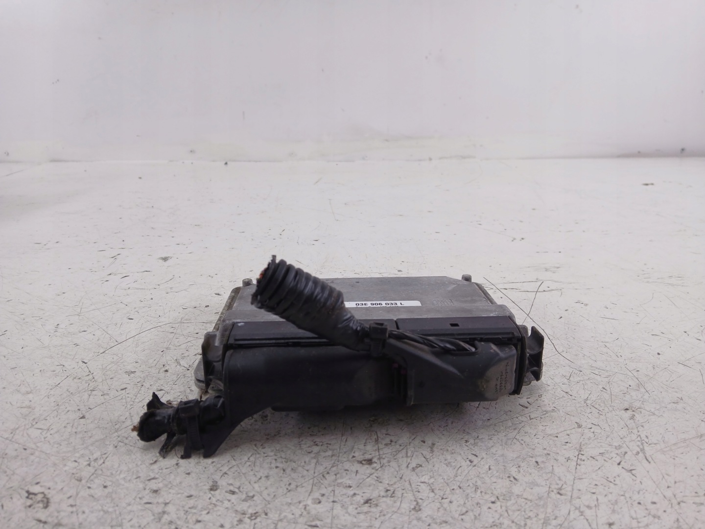 VW POLO 9N 1.2 control unit of the engine 03E906033L