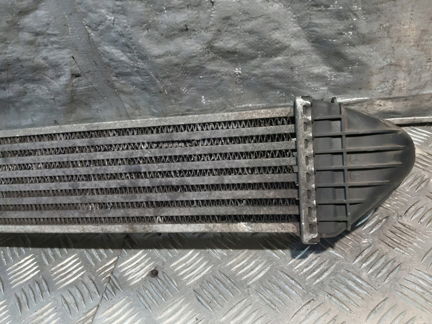 Kühler luft INTERCOOLER A1695000000 BEHR MERCEDES W169 2.0 CDI