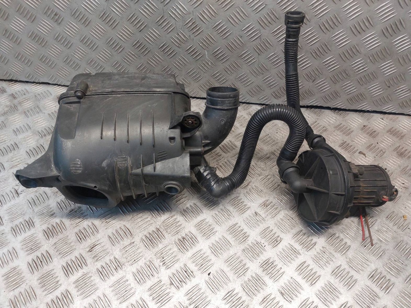 Gehäuse filter luft AUDI A3 8P 1.6 8V 1F0129607