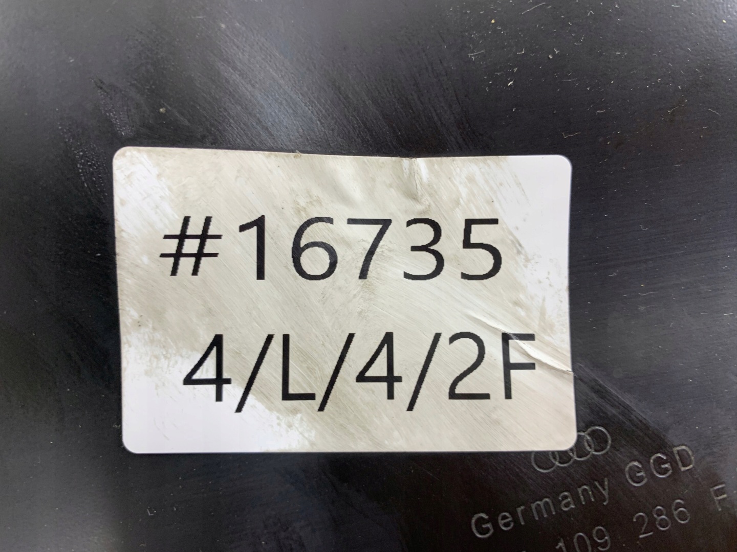 AUDI A6 C6 3.2 V6 FSI couverture de la distribution droit 06E109286F