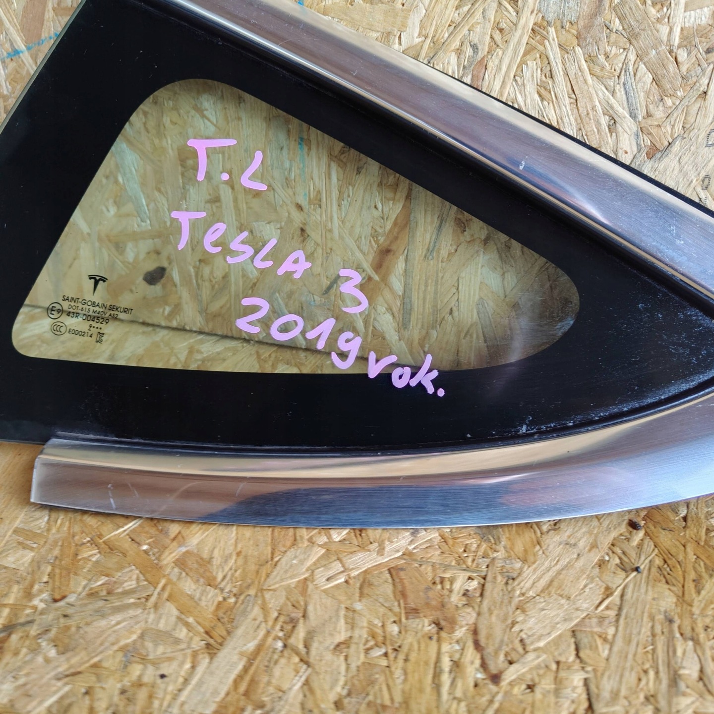 window side rear rear part side left Tesla Model 3 108070300