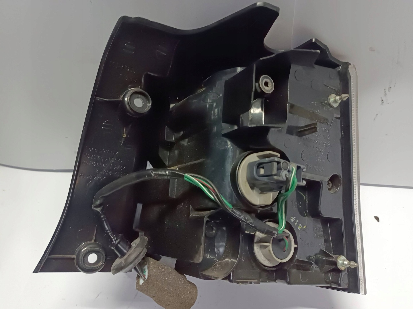light rear left Mitsubishi Outlander II 22087813