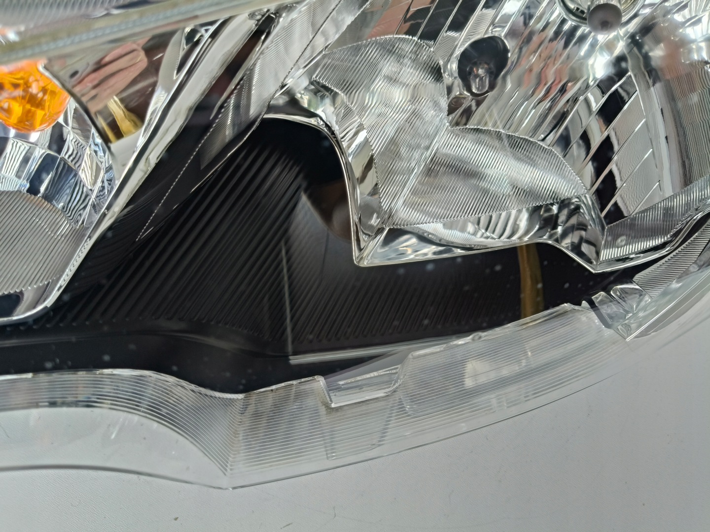 light left REFLEKTOR MITSUBISHI SPACE STAR 20
