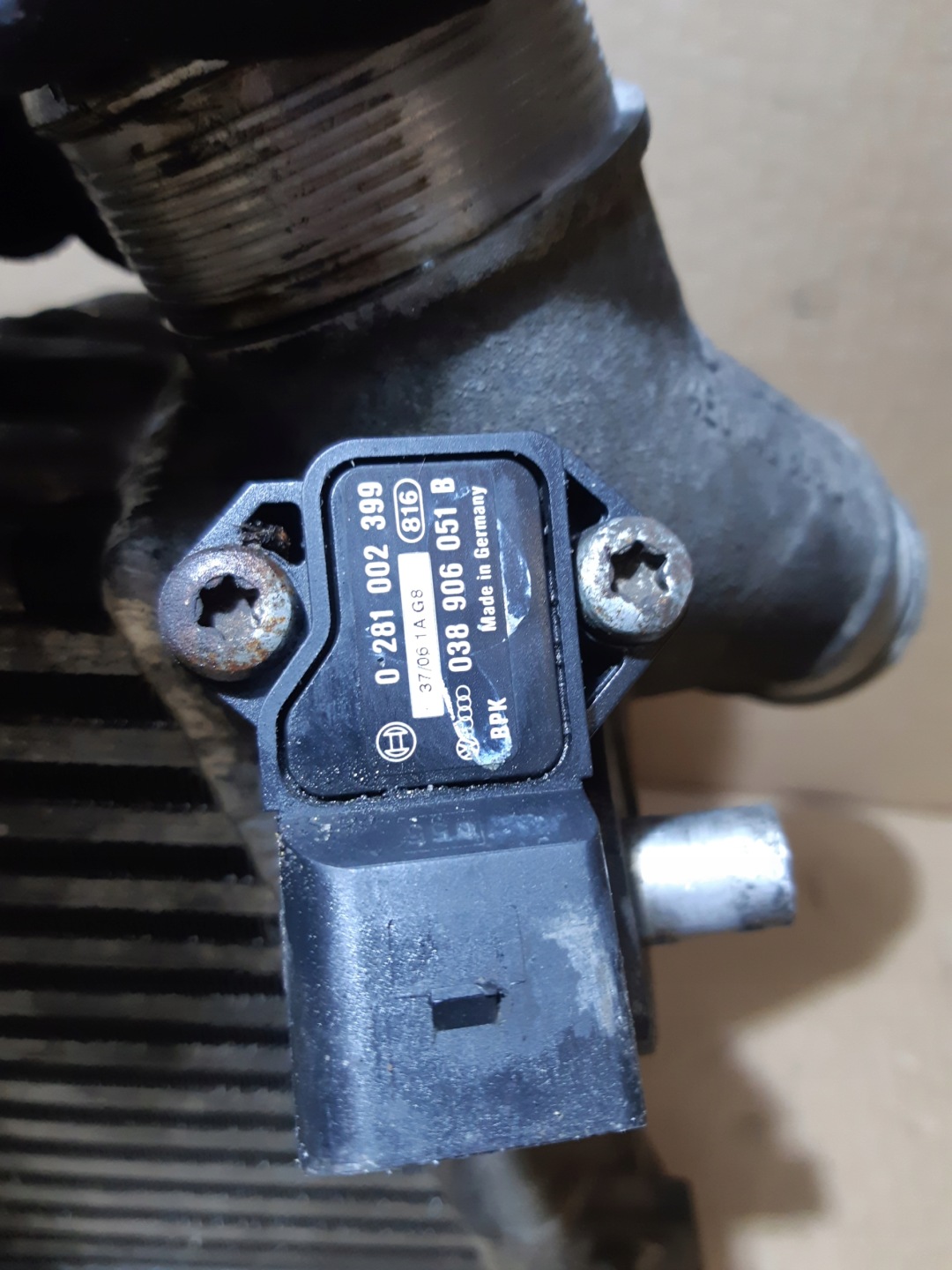 AUDI A8 D3 3.0 TDI radiator intercooler left 4E0145805J