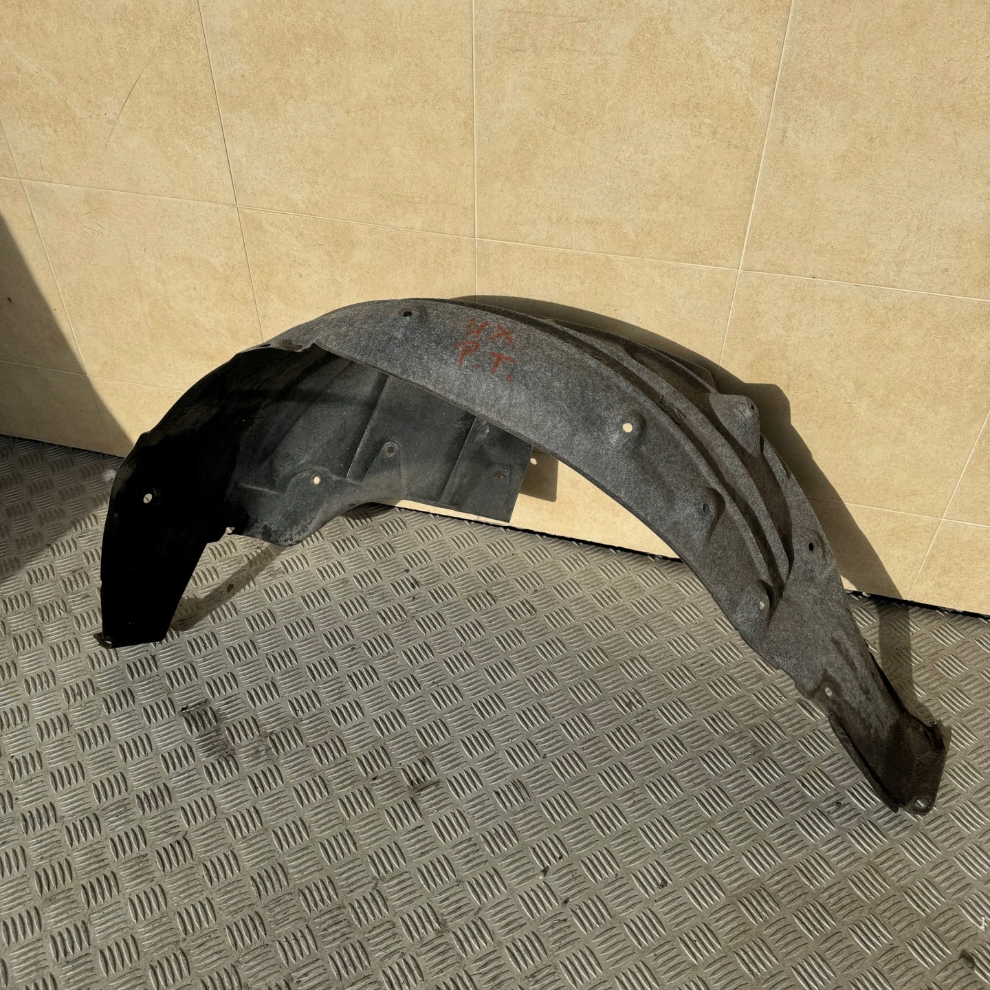 mudguard rear. right LEXUS UX 250H HYBRID
