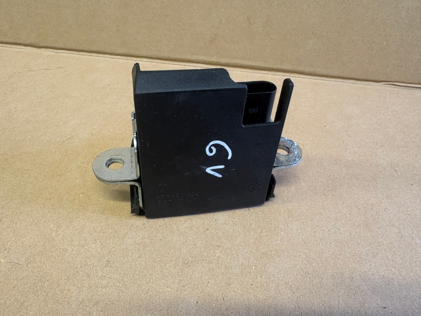 VW GOLF V lock bonnet boot 1T0827505J 4 PIN