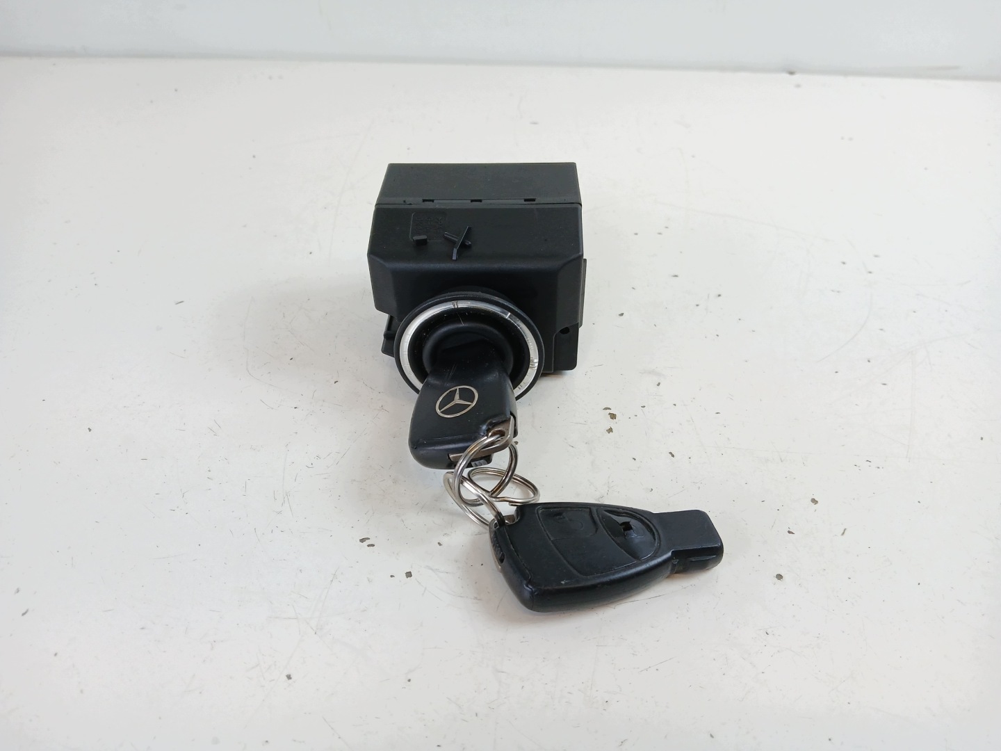 MERCEDES W203 ignition + key A2095450508