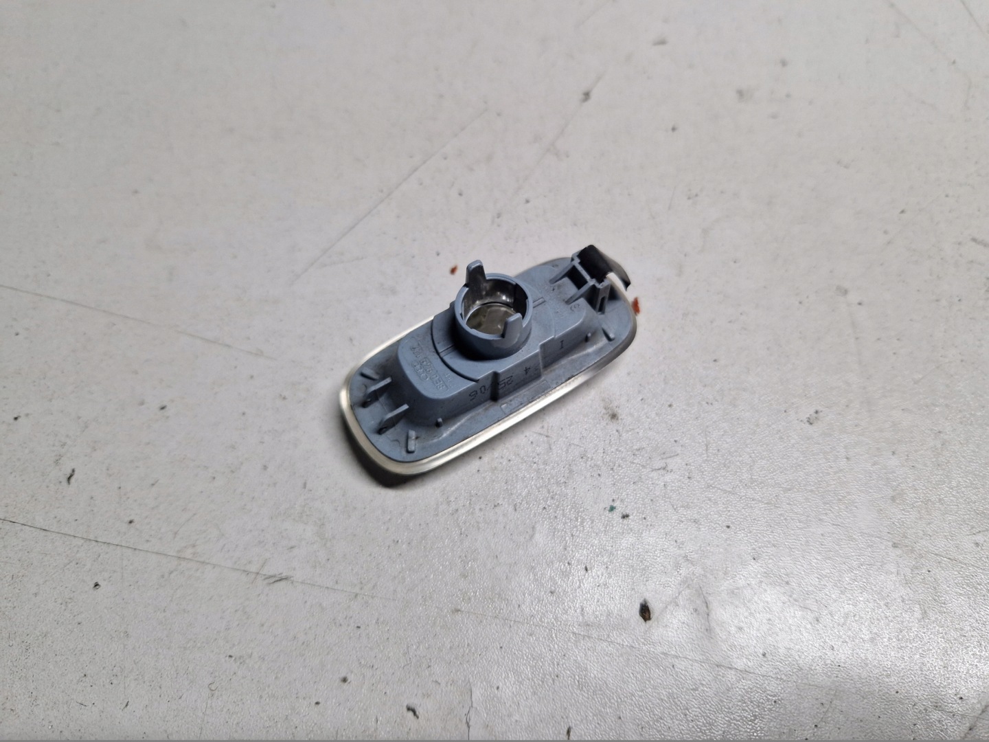 AUDI A6 C6 A6C6 blinker blinkerleuchte 8E0949127