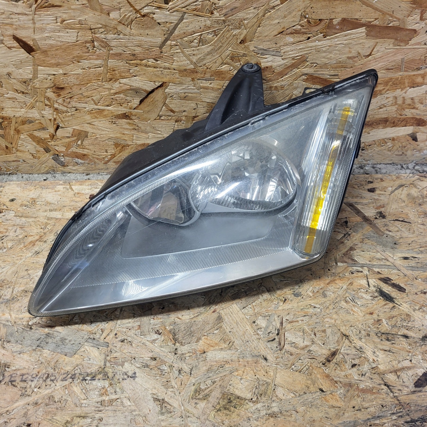 FORD FOCUS MK2 KOMBI HB 04-07r light left left front
