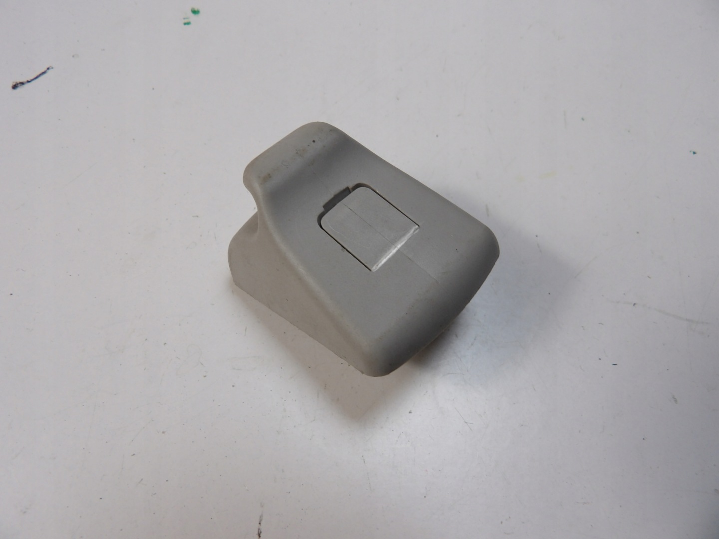 FORD FIESTA MK7 hook DASZKA PRZECIWSLONECZNEGO