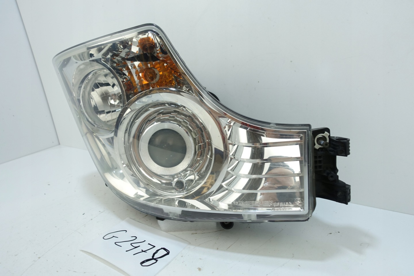 MERCEDES ACTROS LAPMA front XENON right front A9608200839