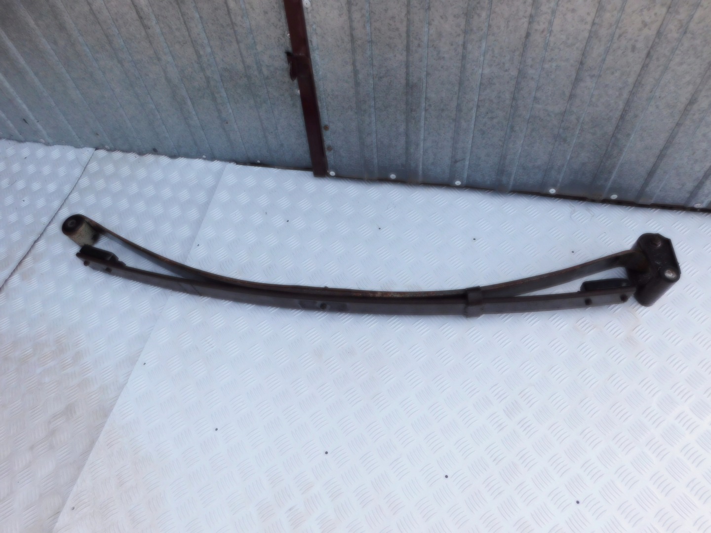 Resor piorowy podwojny posteriore Mercedes Sprinter e VW LT 95-06 Single Originale