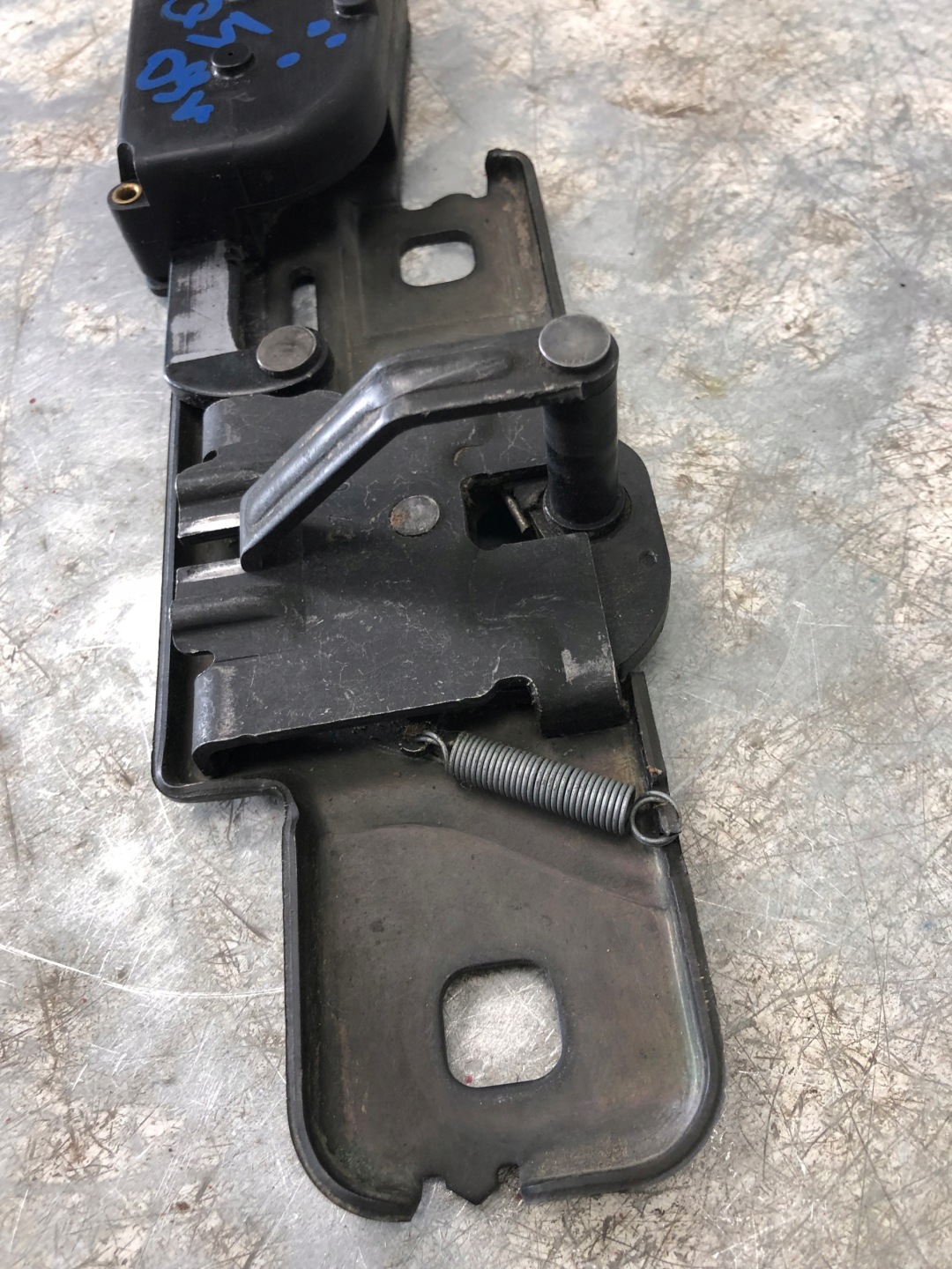 lock DOCIAG bonnet AUDI Q5 4F9827383D