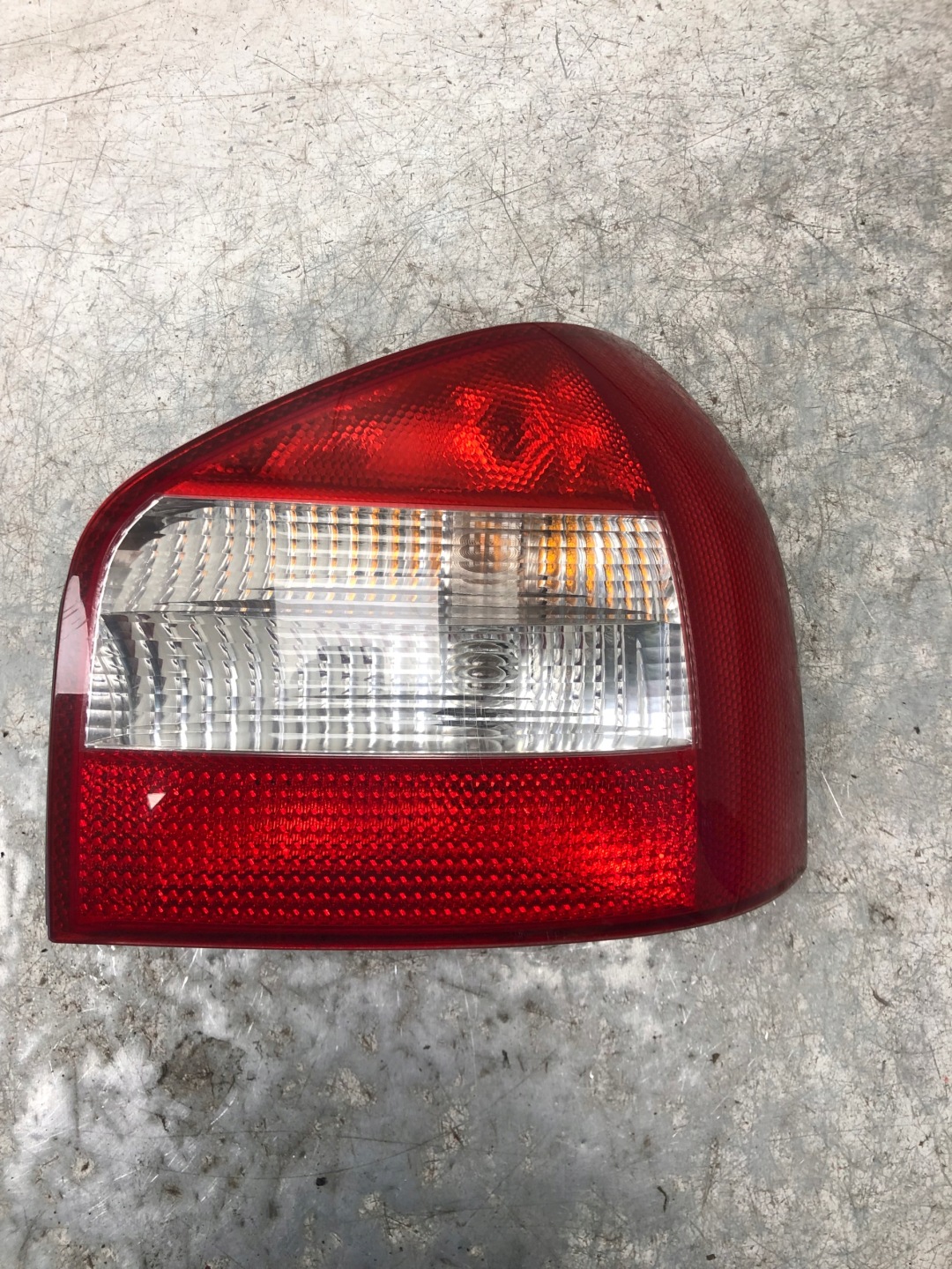 light right rear part AUDI A3 8L LIFT HB 8L0945096B