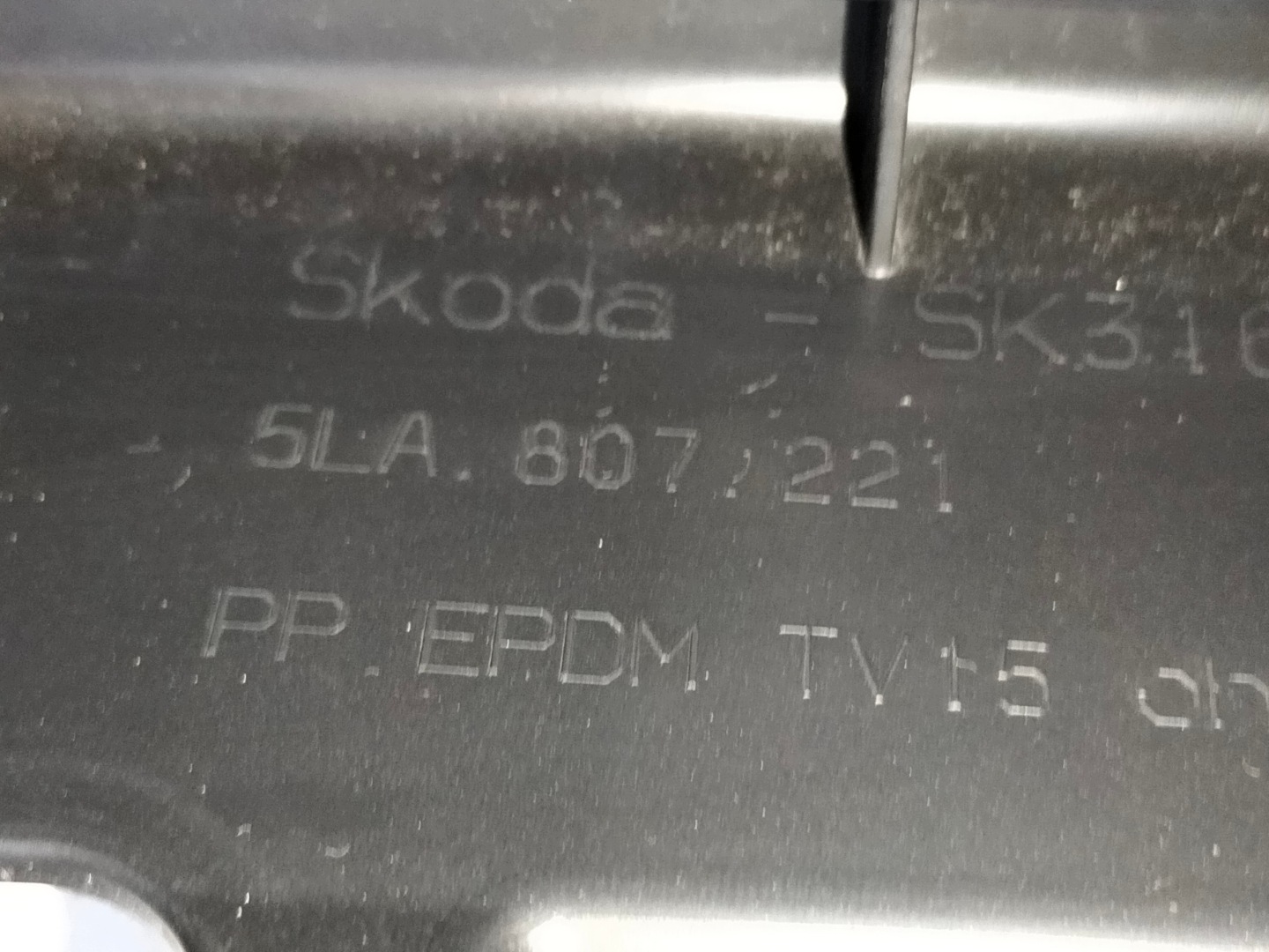 Frontstoßstange vorne SKODA ENYAQ 21