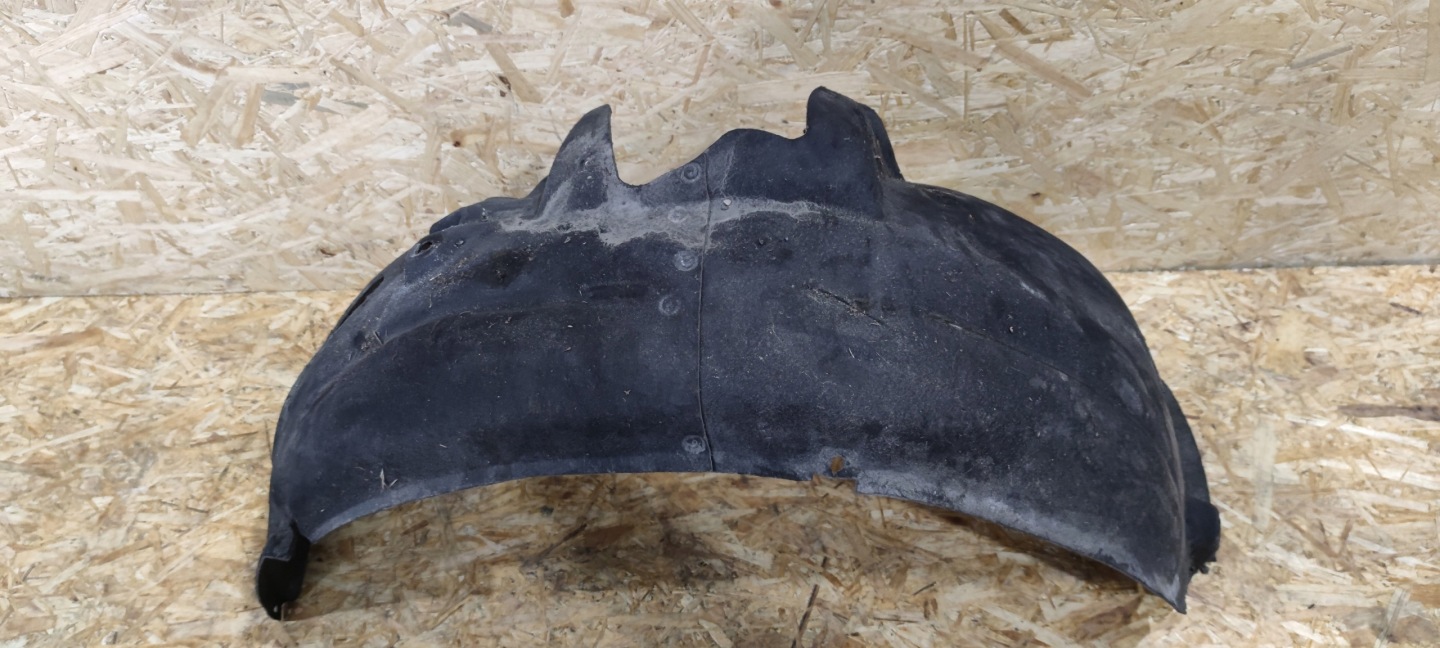 podblatník levý předek AUDI A6 C7 4G0821133A