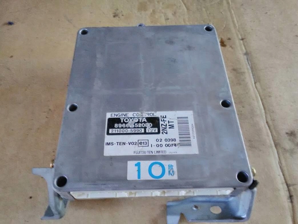control unit of the engine Toyota 89661-52080