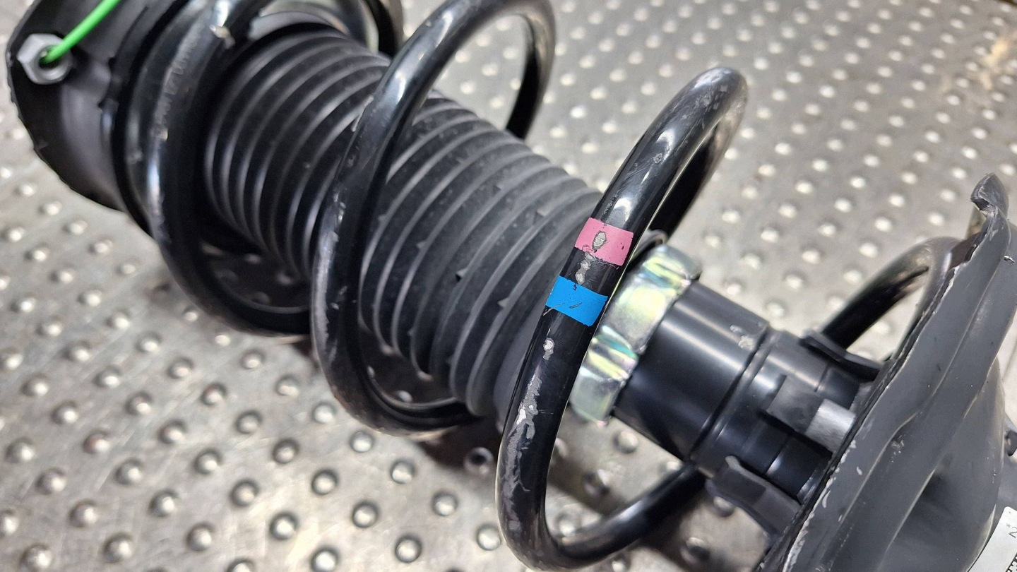 shock absorber left right front 5WA413023M VW GOLF VIII A3 8Y