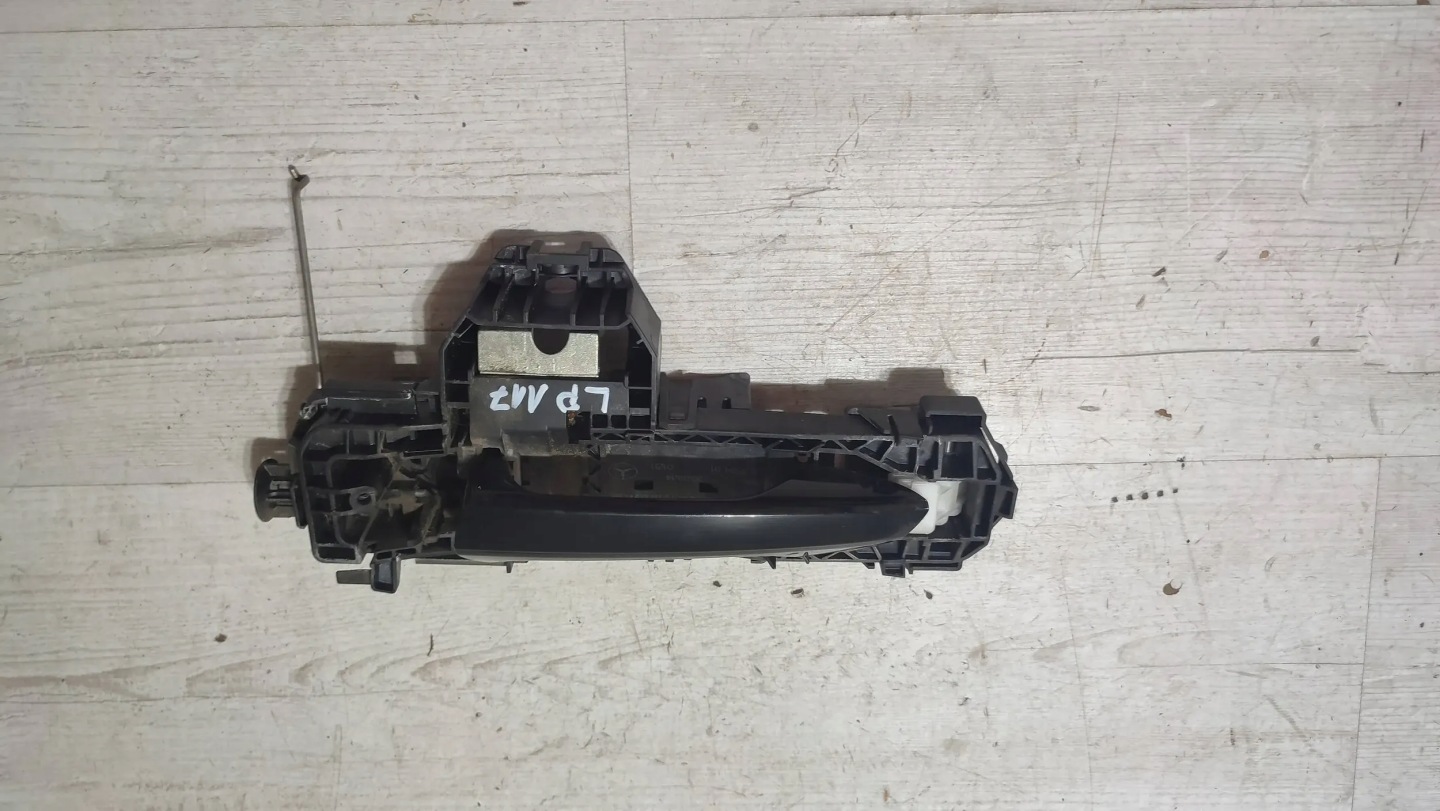Mercedes-Benz CLA W117 14r. 2.2cdi handle exterior left front