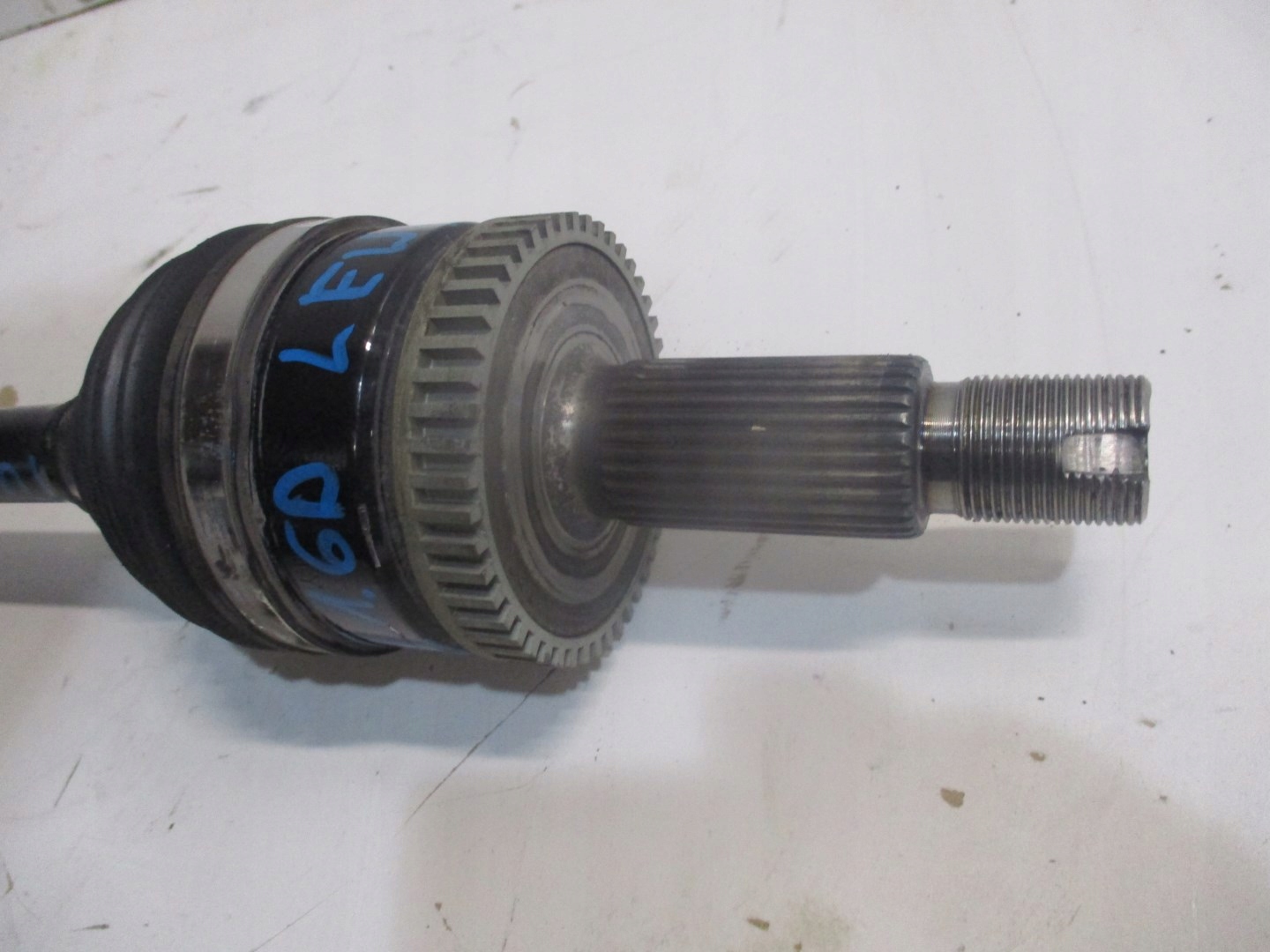 semi-axis HYUNDAI TUCSON II 1,6D left