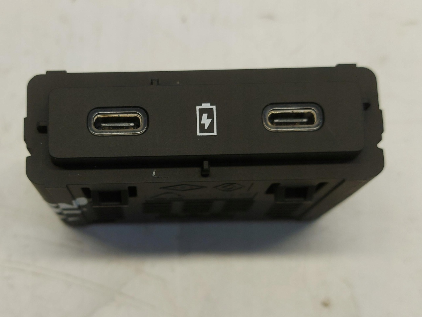 RENAULT AUSTRAL E PORT USB 284H35397R