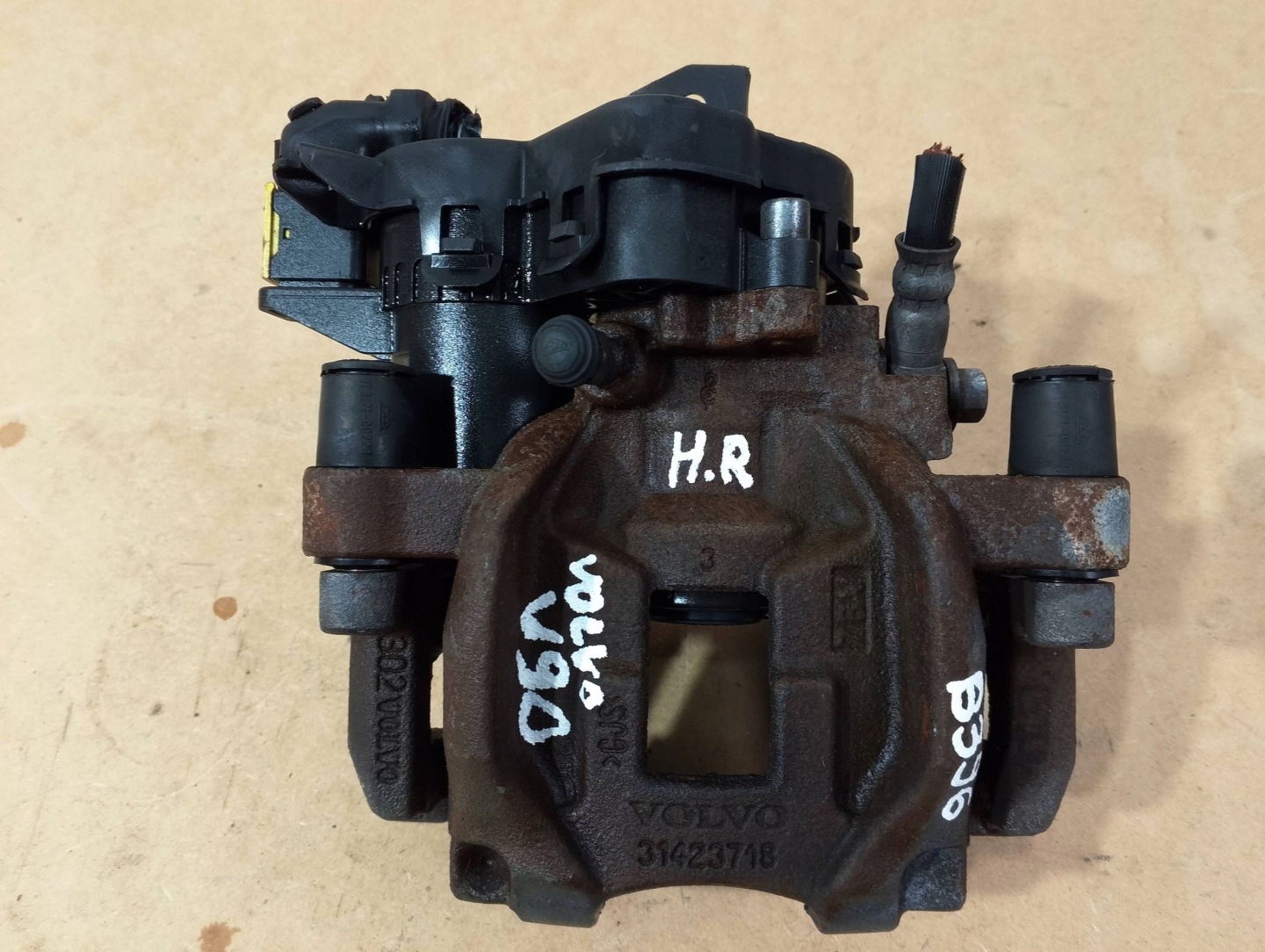 VOLVO V90 S90 caliper rear right electrical 31423718 (B395) 2017R