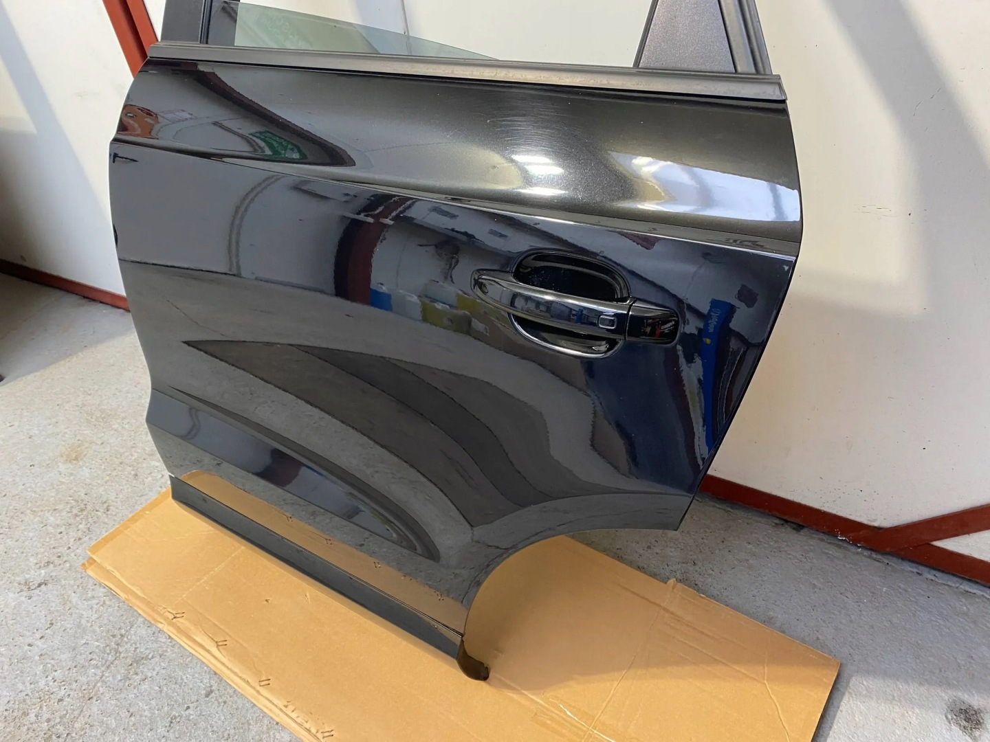 AUDI Q3 8U complete door left rear part rear. black, LZ9Y