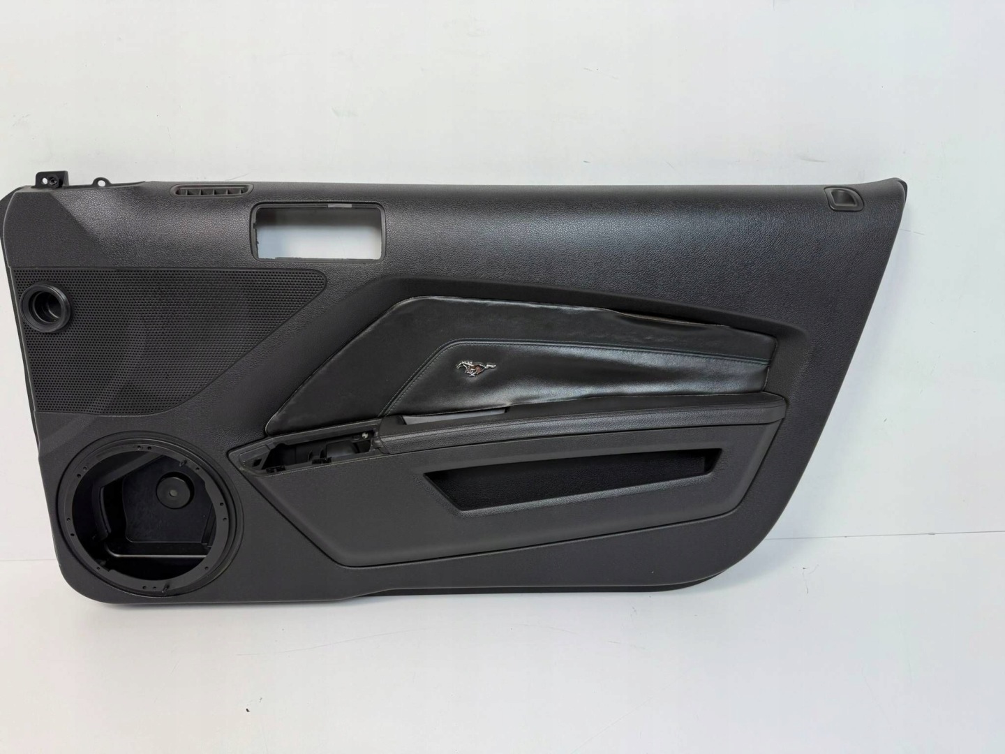 Ford Mustang V 2010 side left front